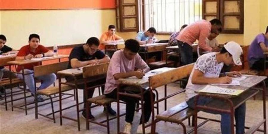 بدء امتحان اللغة العربية لطلاب الثانوية العامة 2026