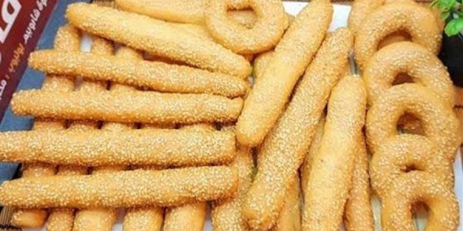 طريقة عمل البقسماط في البيت هش ومقرمش بمكونات بسيطة