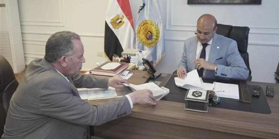 محافظ أسيوط يعتمد تنسيق القبول بالثانوي العام بحد أدنى 228 درجة والخدمات 215