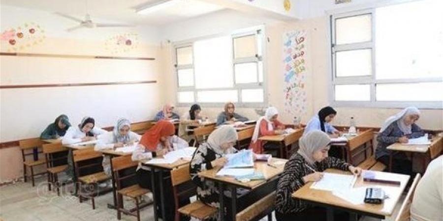 تعليم بني سويف: انتظام امتحان اللغة الإنجليزية للثانوية العامة دون تجاوزات