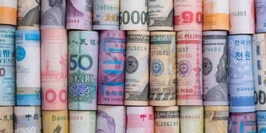 أسعار العملات العربية والأجنبية أمام الجنيه في البنك الأهلي صباح اليوم