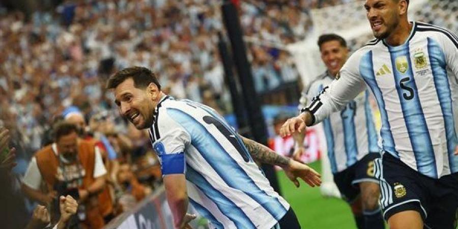 تصرف مثير من ميسي ونجوم الأرجنتين قبل مواجهة مصر