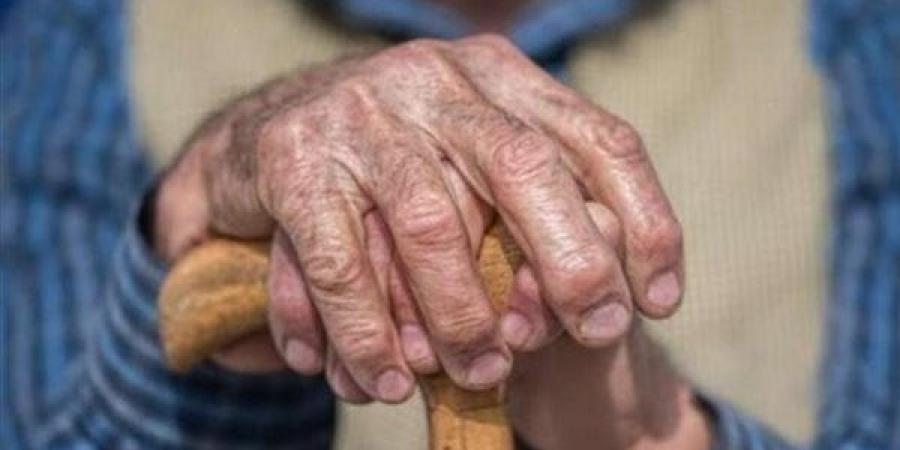 متى يتحول إهمال رعاية المُسن إلى جريمة يعاقب عليها القانون؟