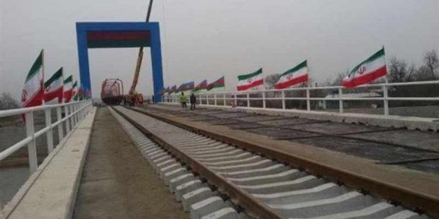 وكالة فارس: هجوم أمريكي استهدف جسرا للسكك الحديدية يربط إيران بالصين وروسيا