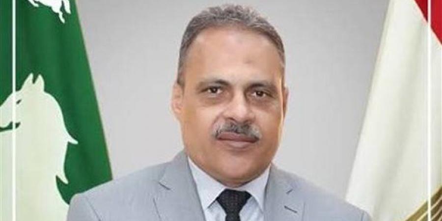الأشموني يهنئ طالبتين من الشرقية ضمن أوائل الجمهورية بالتعليم الفنى