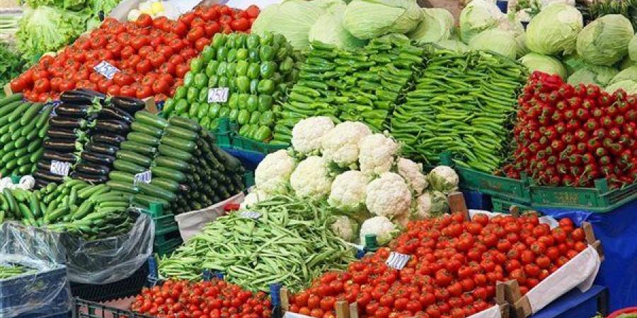 سعر الخضار اليوم، انخفاض الطماطم 8 جنيهات والليمون 15 وارتفاع 7 أصناف