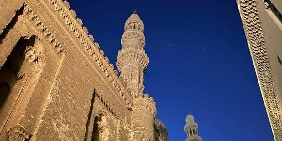 موعد أذان العشاء اليوم الثلاثاء 14 -7 -2026 في القاهرة والمحافظات