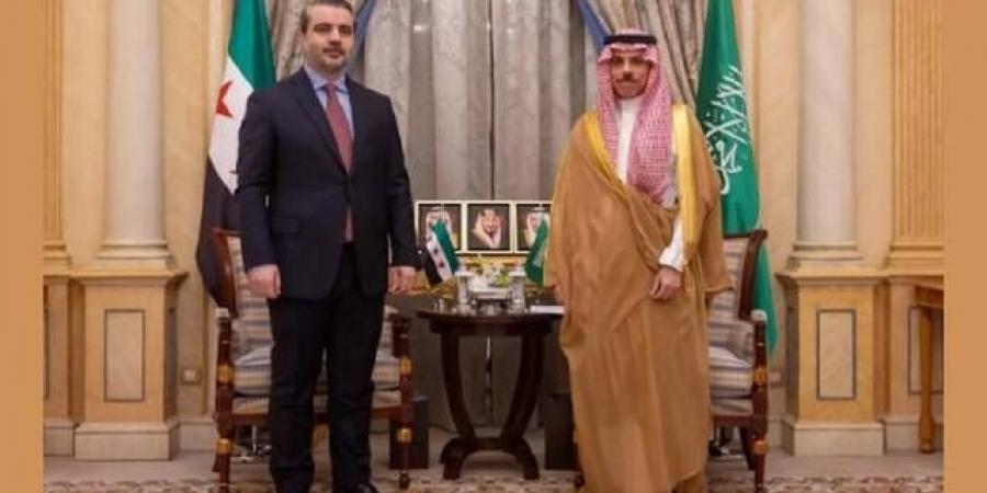 وزيرا خارجية السعودية وسوريا يناقشان تطوير العلاقات وتعزيز الاستقرار في المنطقة