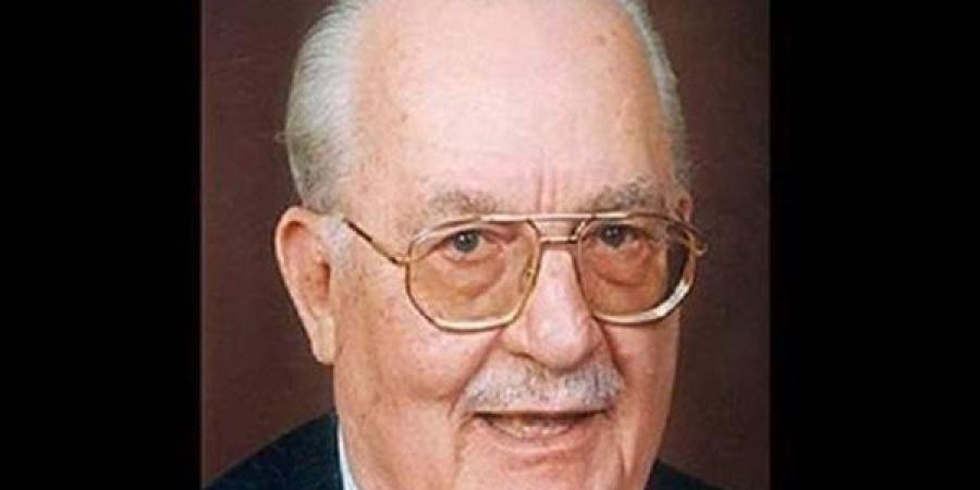 ماذا قال ثروت أباظة عن الكاتب الحقيقي؟ كلمات خالدة بعد 99 عاما من ميلاده
