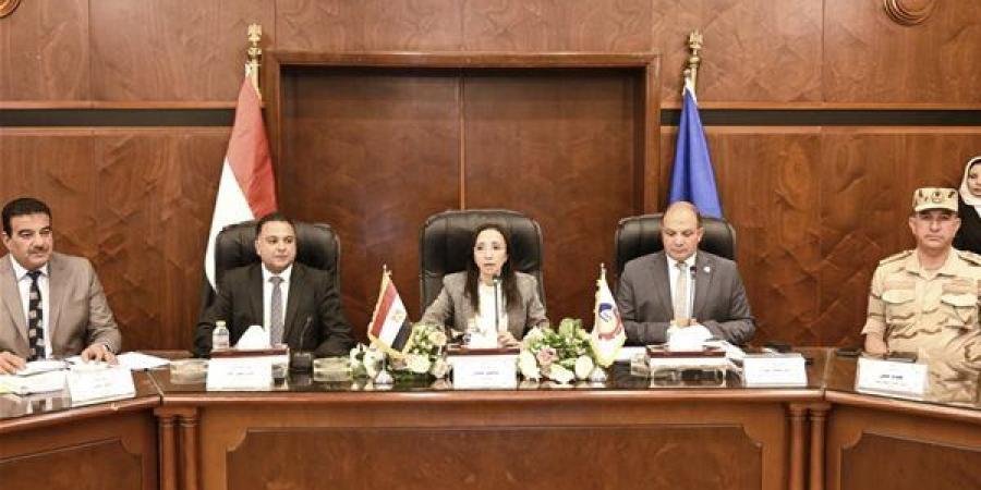 محافظ البحيرة تتابع مؤشرات الأداء وتوجه بتحسين الخدمات
