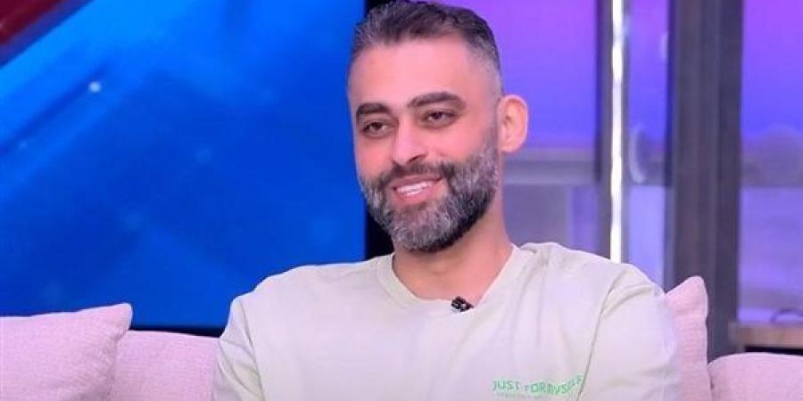 بعد التصريح بالدفن، أسرة الفنان أحمد جلال عبدالقوي تتسلم جثمانه لتشييعه