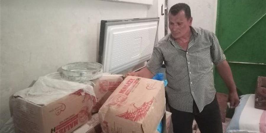 ضبط مصنع بسكويت غير مرخص والتحفظ على 625 كيلو سمن مجهول المصدر بكفر الشيخ