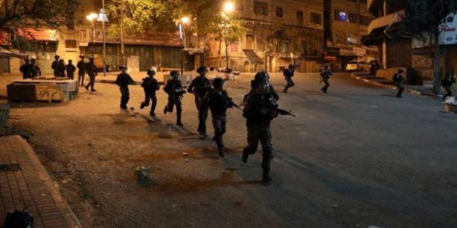 جيش الاحتلال يعلن اعتقال فلسطينيين بمستشفى نابلس بدعوى إطلاق نار