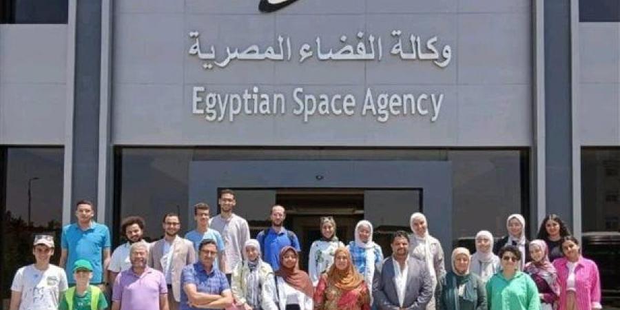 جامعة القاهرة تنظم زيارة علمية إلى وكالة الفضاء المصرية