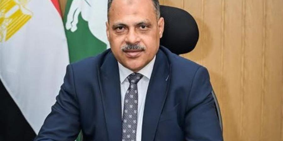 محافظ الشرقية يُهنئ الطالب عبدالله محمود الأول على الجمهورية بالثانوية العامة