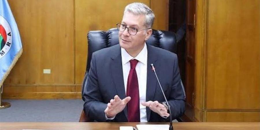 البترول تكشف تفاصيل حريق سفينتي تغييز بميناء دمياط