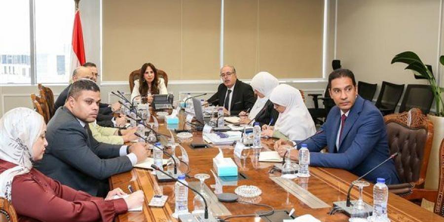 وزيرة الإسكان تناقش مشروع تعديل أحكام قانون البناء في شأن تنظيم اتحاد الشاغلين
