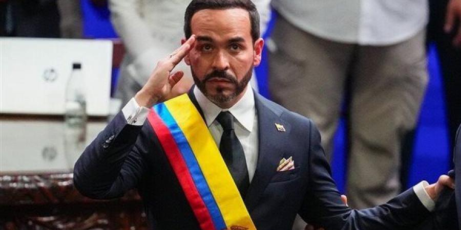 من يحالف ترامب يسعد، الخارجية الأمريكية تكافئ رئيس كولومبيا الجديد بـ مليار دولار