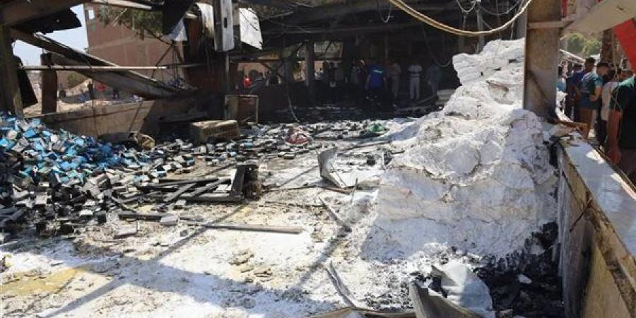 مصرع 3 أشخاص وإصابة 4 آخرين في حريق منفذ بيع مواد بناء بالمنوفية