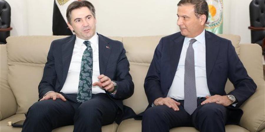 وزير الزراعة يبحث مع نائب نظيره التركي زيادة التبادل التجاري وتعزيز الاستثمارات