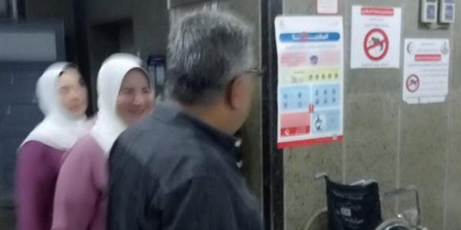 محافظ الدقهلية يتفقد مستشفى جمصة في زيارة مفاجئة ويشيد بانضباط الفرق الطبية