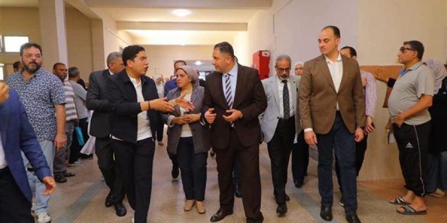 "نضع القطاع الصحي في مقدمة الأولويات"، محافظ دمياط يكشف تفاصيل خريطة تطوير المستشفى التخصصي (صور)