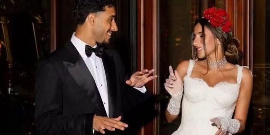 مرموش ينشر صورا جديدة من حفل زفافه قبل نهائي كأس الدرع الخيرية