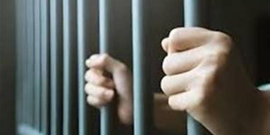 "بيوزع جملة وقطاعي"، مباحث مغاغة تضبط تاجر مخدرات وسلاح يوزع سمومه باستخدام دراجة نارية