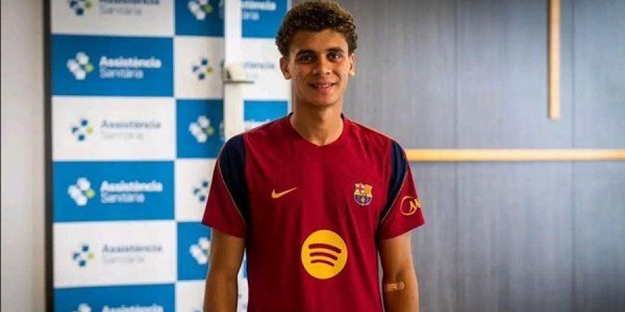 بعد تألقه أمام الأهلي، برشلونة يجهز القميص رقم 9 باسم حمزة عبد الكريم