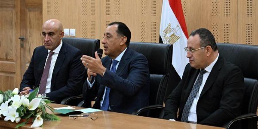 «الطبيب اللي مش هيتعلم تكنولوجيا هيفقد ميزة كبيرة».. رسالة مدبولي لطلاب الطب