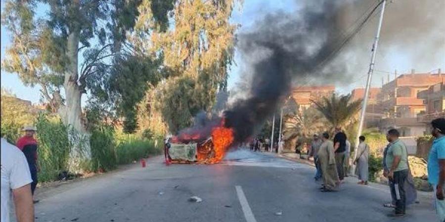 إصابة 3 أشخاص في تصادم أدى لسقوط سيارة بالترعة واشتعال أخرى بزفتى