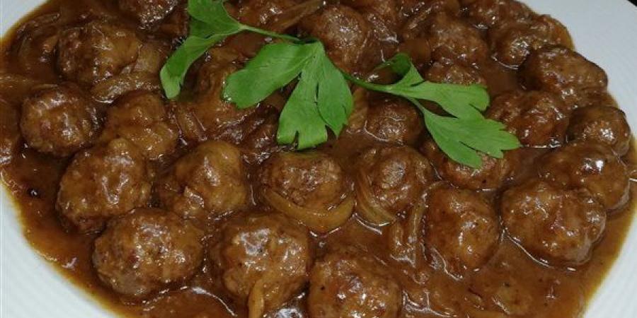 طريقة عمل كرات اللحم بالصوص البنى، أكلة لذيذة وسهلة التحضير