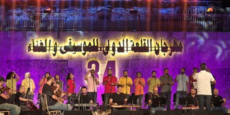 "أيامنا الحلوة" تفتتح حفلها على مسرح المحكى بـ"هو وهي"