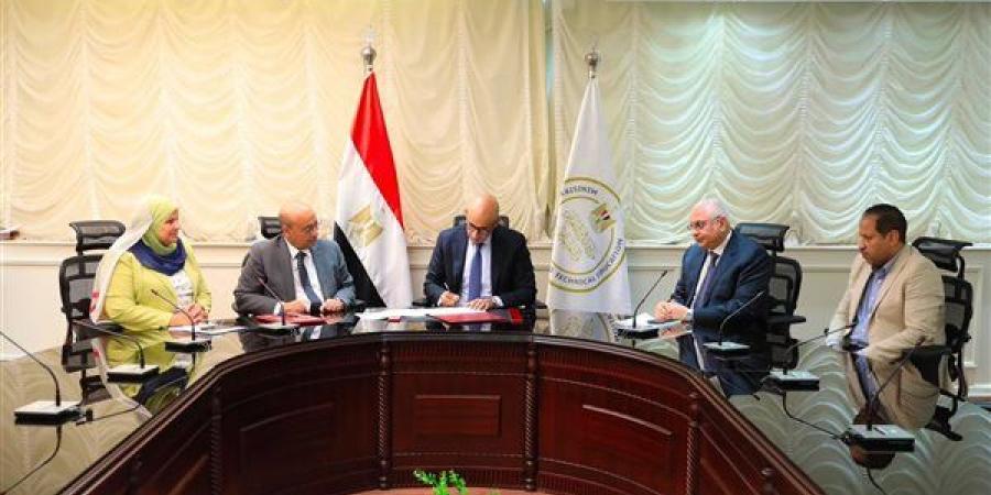 وزير التعليم يعتمد نتيجة الدور الثاني للدبلومات الفنية بنسبة نجاح ٨٩.٤٩٪
