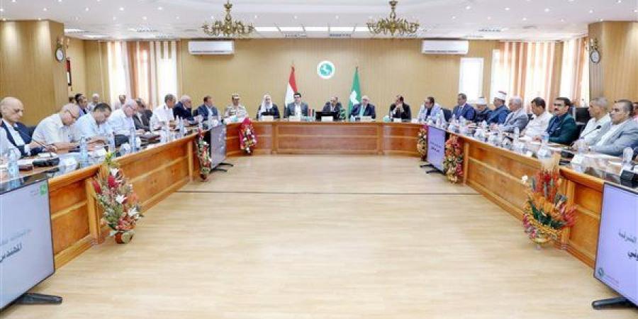قبل الدراسة.. محافظ الشرقية يشدد على جاهزية المدارس وتأمين محيطها