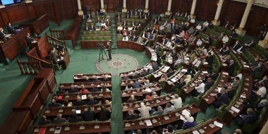 أعضاء بمجلس النواب التونسي يطالبون بعقد جلسة عامة لمساءلة الحكومة