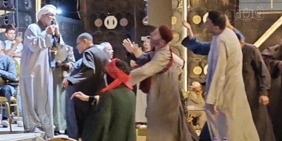 وسط أجواء روحانية، الشيخ محسن سلام يحيي ليلة محمدية بالإنشاد والمدائح في السنطة (فيديو)