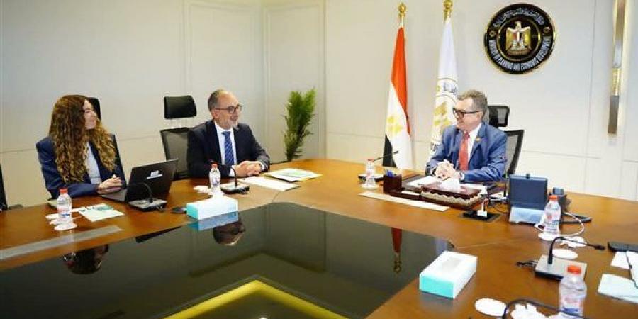 وزارة التخطيط ومؤسسة التمويل الدولية تبحثان توسيع مشاركة القطاع الخاص في مجالات الطاقة